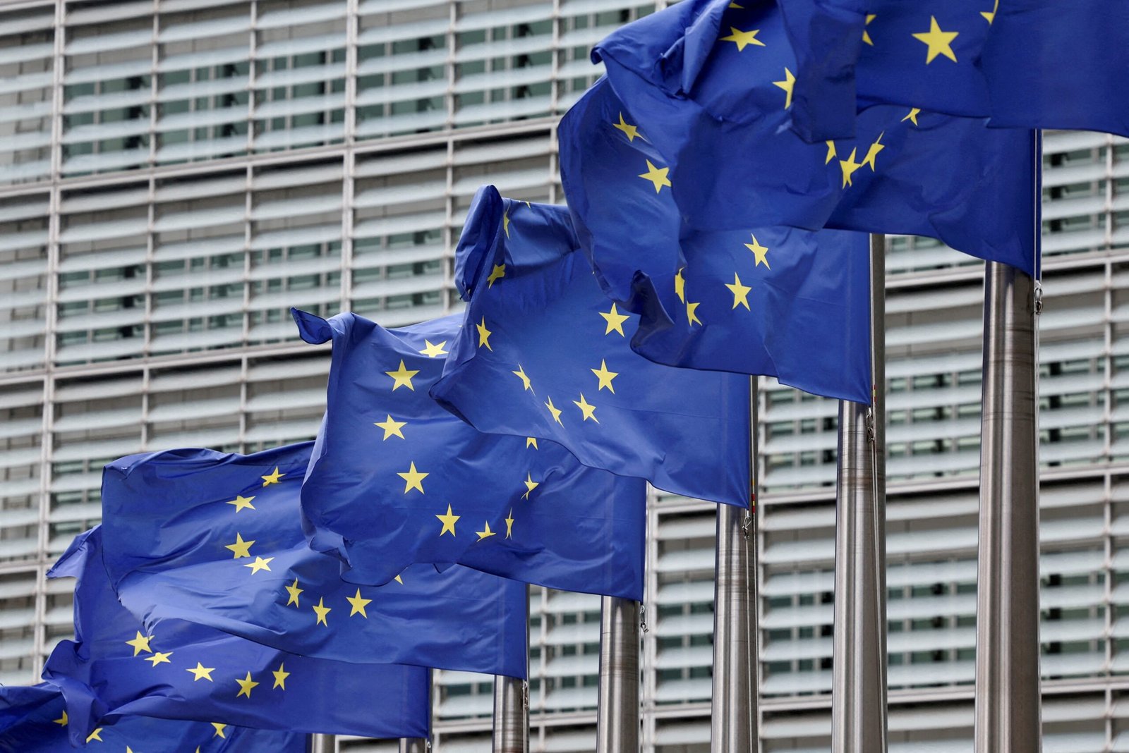 Os países da União Europeia aprovaram provisoriamente nesta