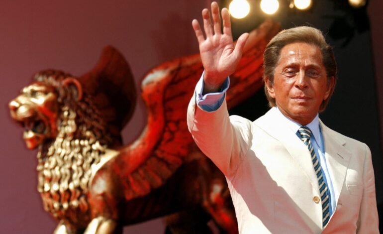 O estilista italiano Valentino Garavani morreu nesta segunda