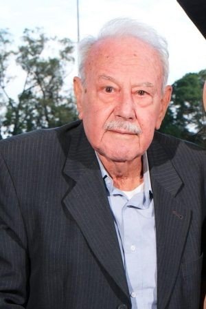 Pesquisador luiz d’artagnan de almeida responsável pelo feij