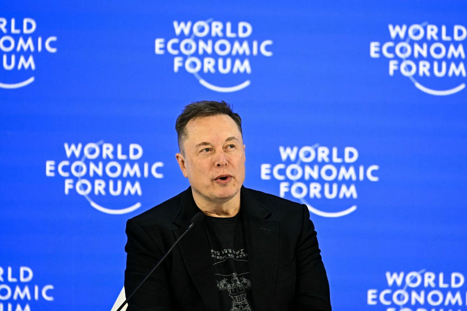 Elon Musk alcançou uma fortuna de US$ 788,1 bilhões nesta