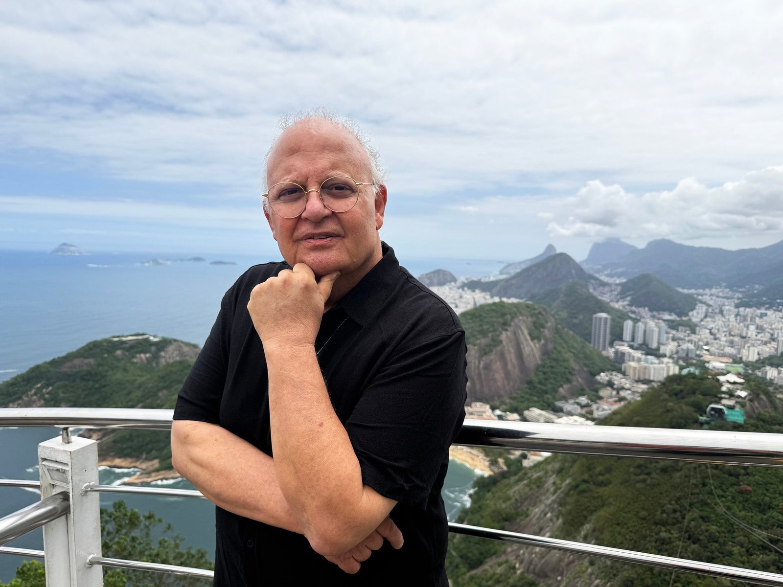 O cantor e compositor Guilherme Arantes completa em