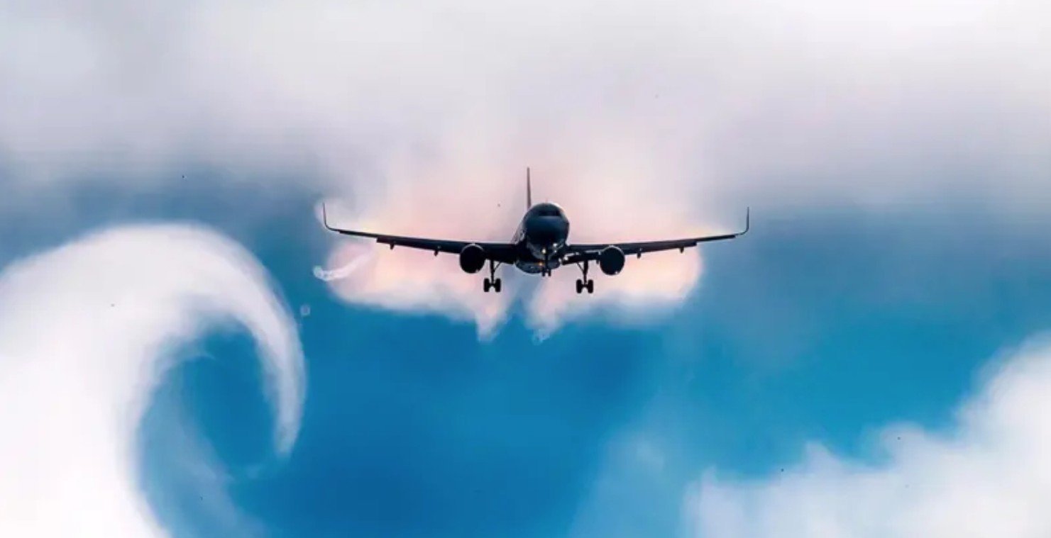 Incidentes de turbulência em voos comerciais podem triplicar