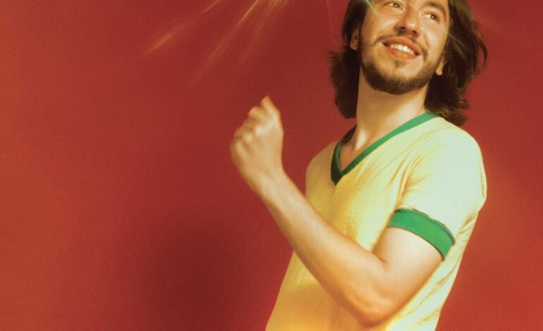 Diogo strausz lança álbum dance para se salvar com disco