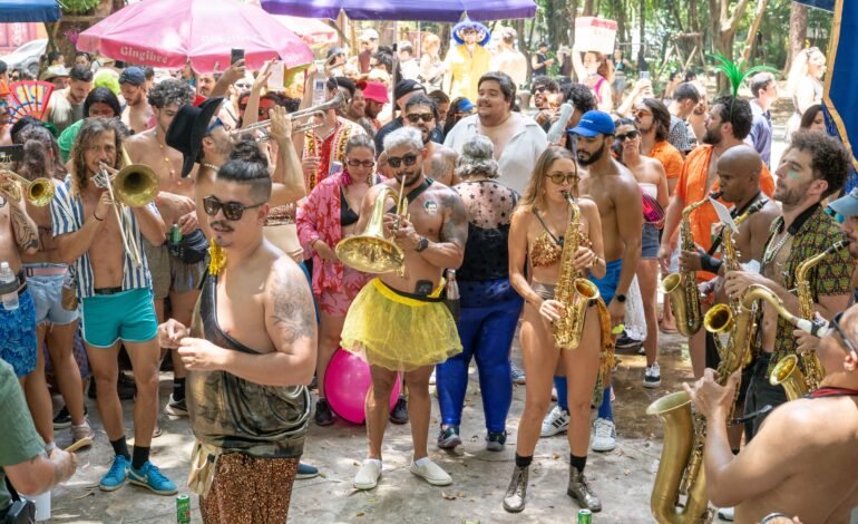 O bloco “A Gente É Secreto” tomou as ruas da