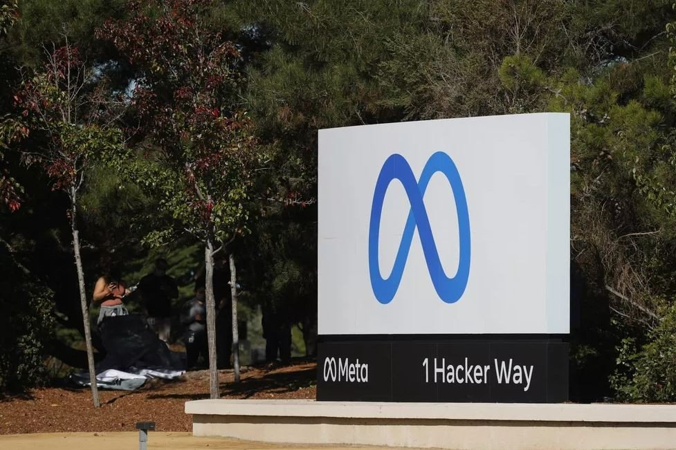 Meta vai suspender personagens de inteligência artificial pa