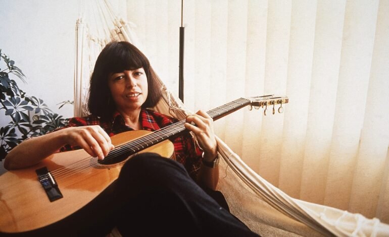 A voz da cantora Nara Leão, uma das referências da