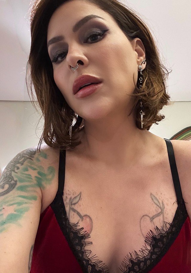 A cantora Pitty anunciou que o sexto álbum de estúdio