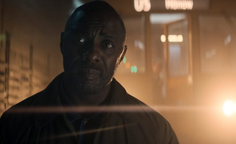 O ator britânico Idris Elba retorna à TV como protagonista