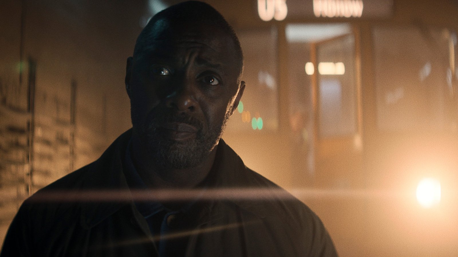 O ator britânico Idris Elba retorna à TV como protagonista