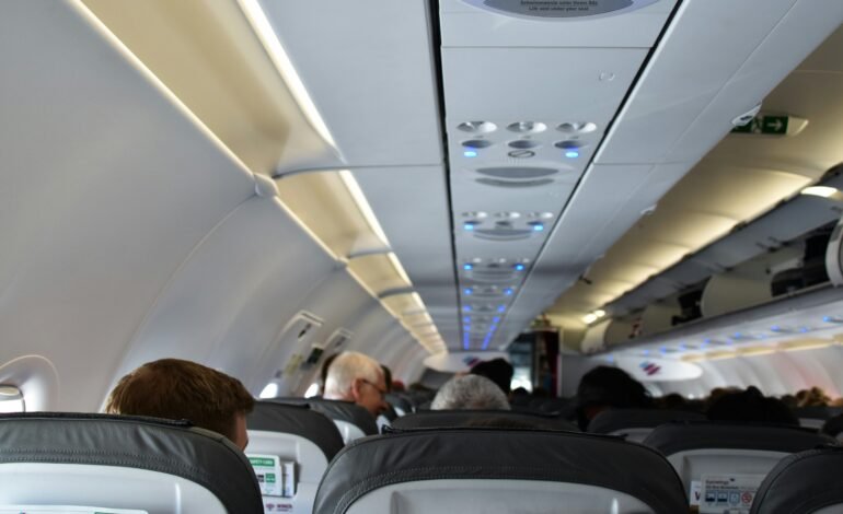 Downgrade no avião: veja como o passageiro deve