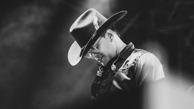 O cantor colombiano Yeison Jiménez morreu em um