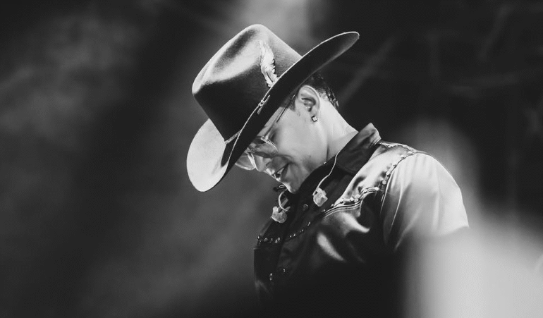 O cantor colombiano Yeison Jiménez morreu neste sábado