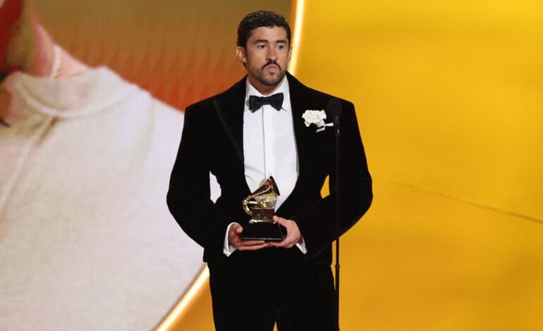 Bad Bunny foi aplaudido ao discursar contra o