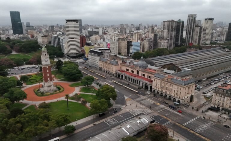Policiais e manifestantes entraram em confronto nesta quinta