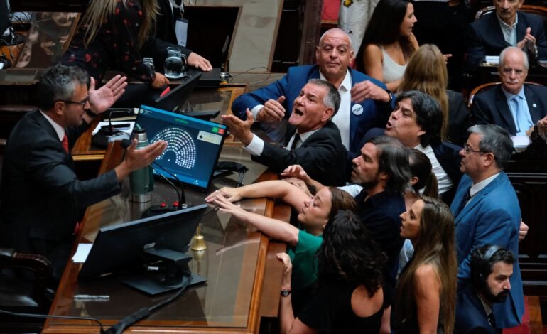 O Senado argentino aprovou na noite desta sexta-feira