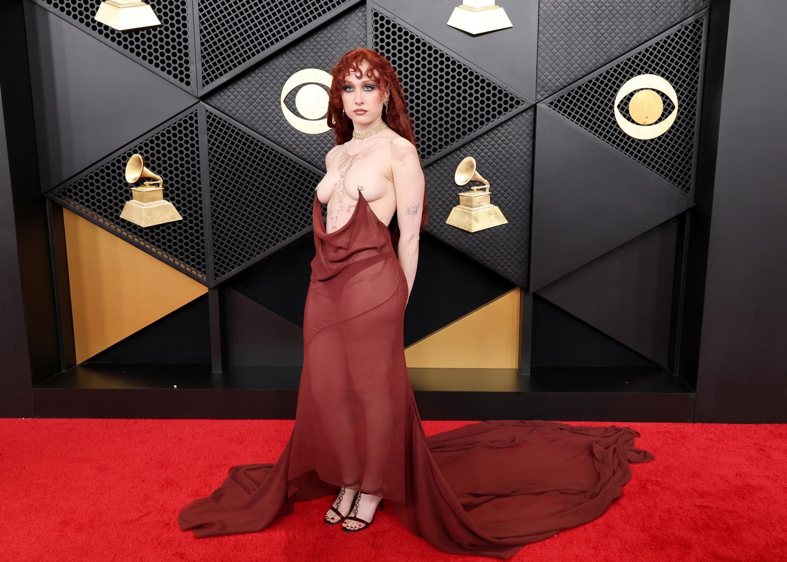 A cantora Chappell Roan chamou a atenção no Grammy Awards
