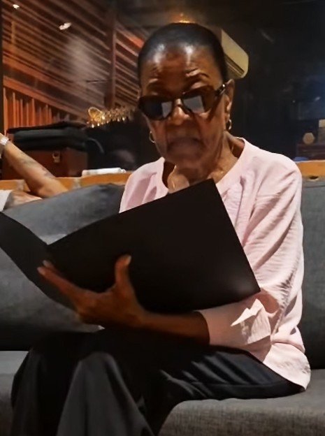 A cantora Alaíde Costa começou a gravar seu terceiro álbum