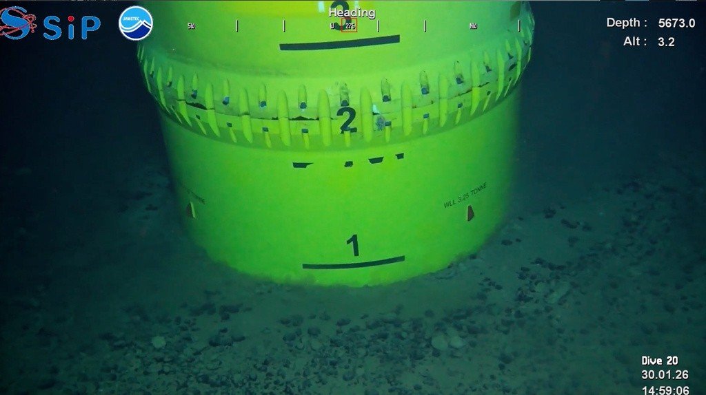 Dispositivo de mineração inserido em sedimentos submarinos p