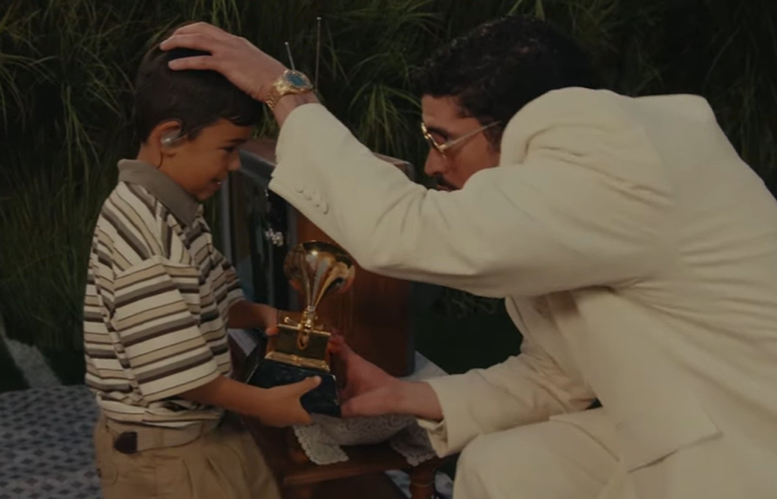 Posts nas redes sociais que afirmam que o cantor Bad