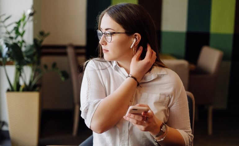 Vídeo manipulado por inteligência artificial que afirma rela