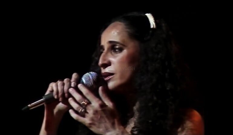 Maria Bethânia apresentou em 24 de maio de 1984 uma