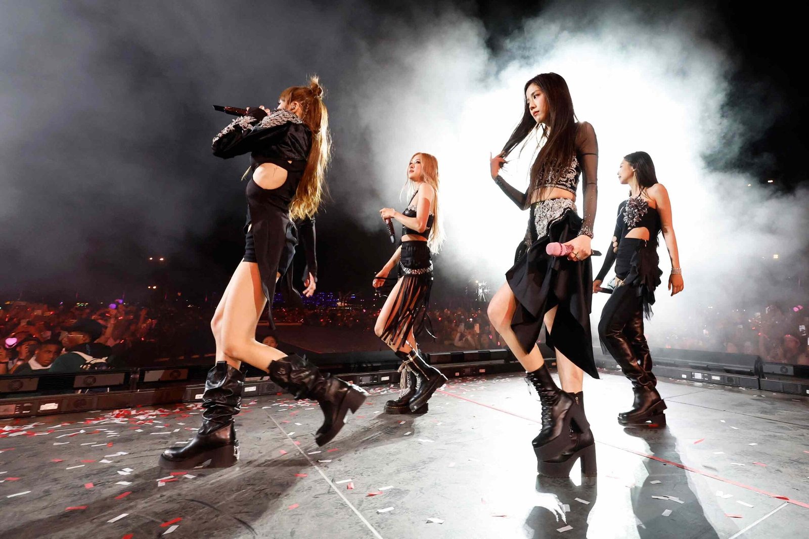 O grupo de K-pop Blackpink lançou nesta sexta-feira