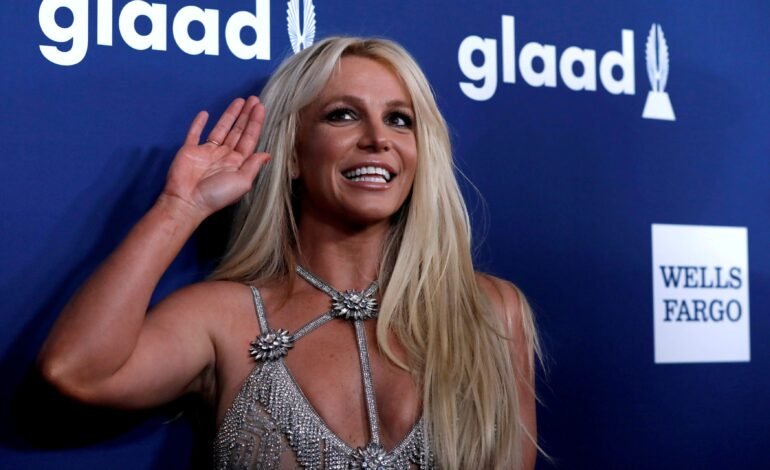 Britney Spears integrou a lista de artistas que