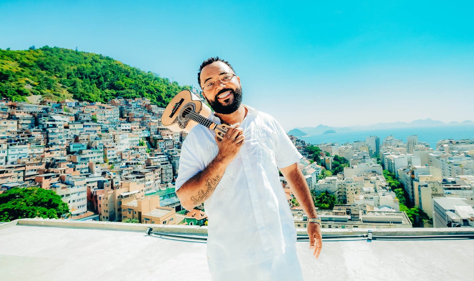 Dudu Nobre lançou o single “Fazer o mundo sambar” nesta