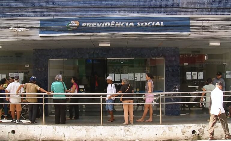 O Instituto Nacional do Seguro Social (INSS) realiza