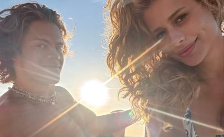 A atriz Isadora Cruz comemorou a medalha de