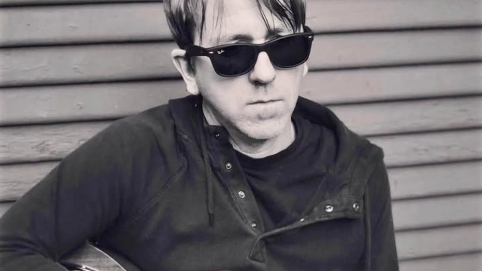 Greg Brown, guitarrista e cofundador da banda americana