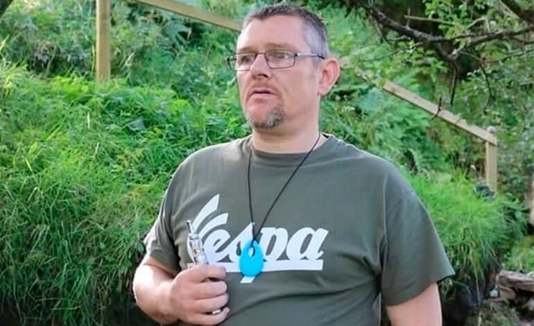 John Davidson, ativista diagnosticado com Síndrome de Touret