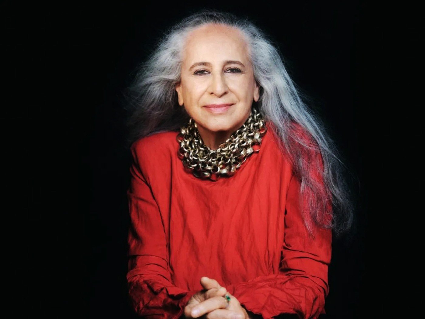 Maria Bethânia concorre ao 68º Grammy Awards na