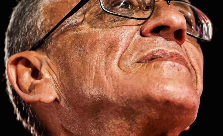 Mestre Ciça, diretor de bateria da Unidos do