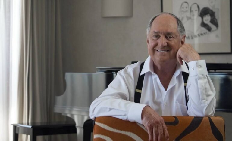 O cantor e compositor americano Neil Sedaka morreu
