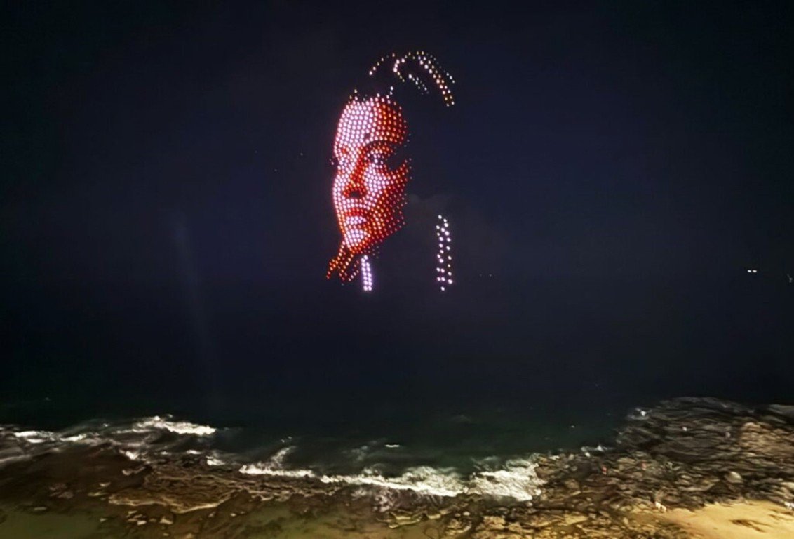 O rosto da cantora Preta Gil foi recriado no céu