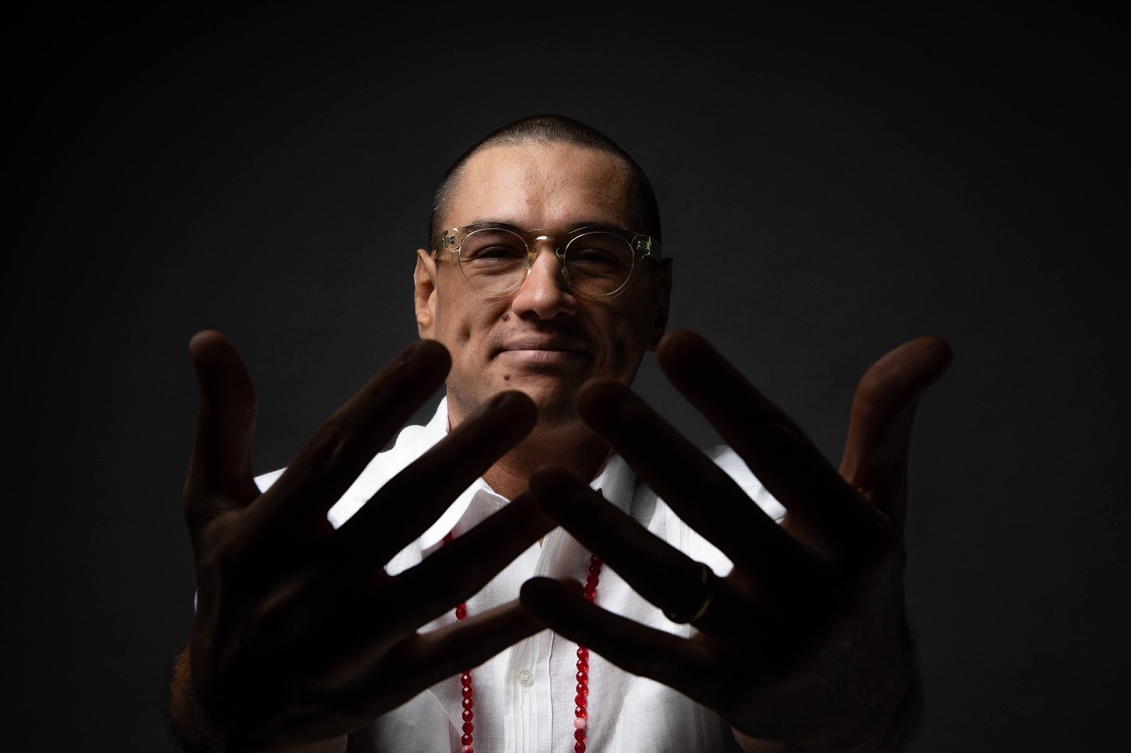 O multi-instrumentista Thiago Espírito Santo lança o álbum i