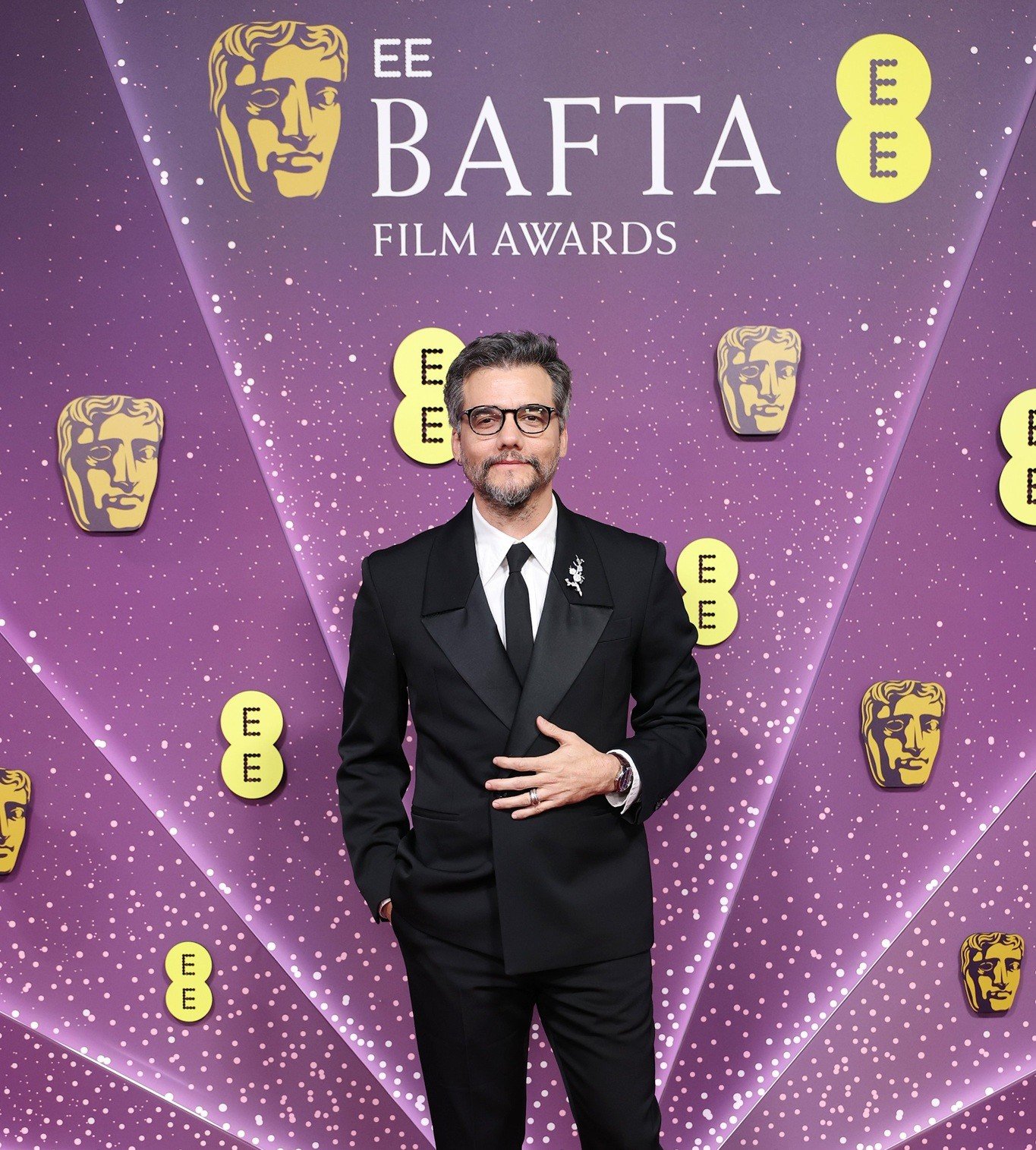 Wagner Moura participou do tapete vermelho do Bafta