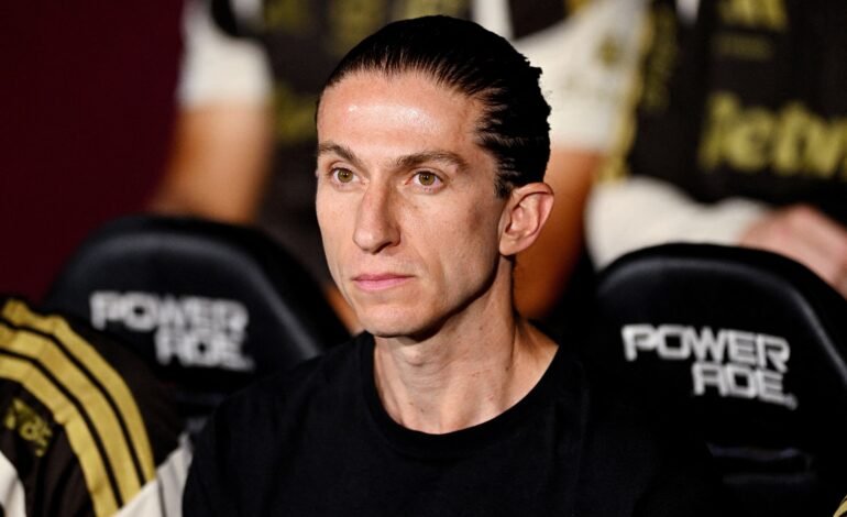 O técnico Filipe Luís foi demitido do Flamengo