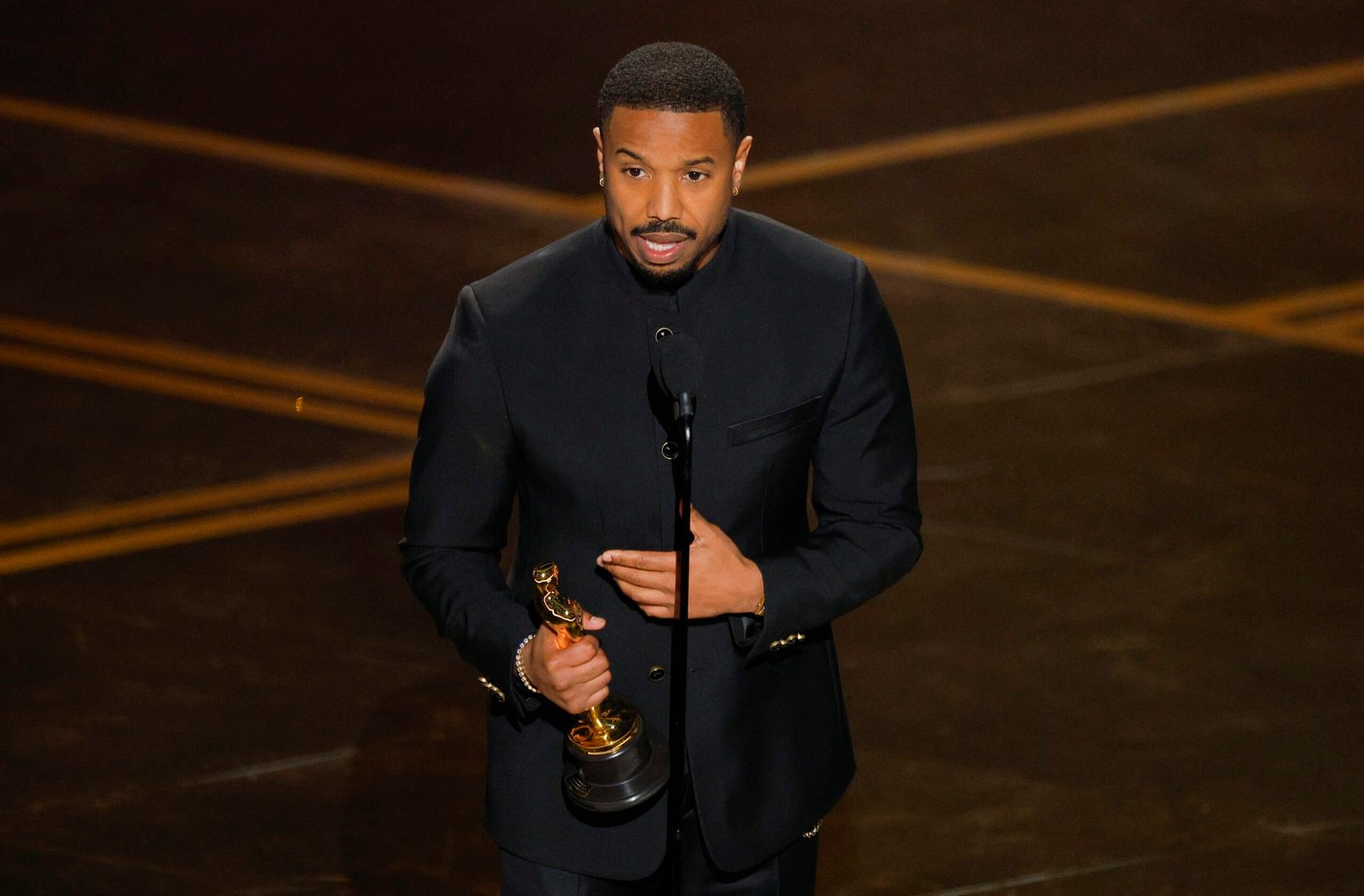 Michael b. Jordan vence oscar de melhor ator e wagner moura