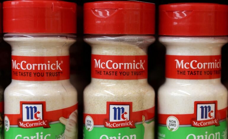 A McCormick & Company anunciou nesta terça-feira (31) a fusã