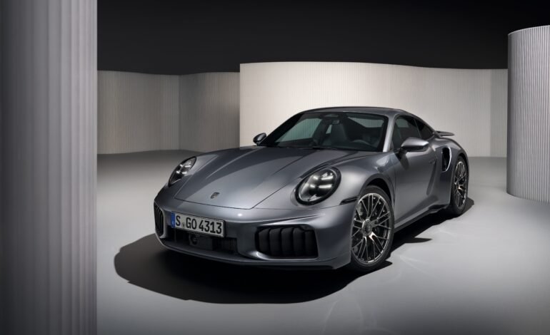 Porsche 911 Turbo S tem desconto de R$ 667 mil