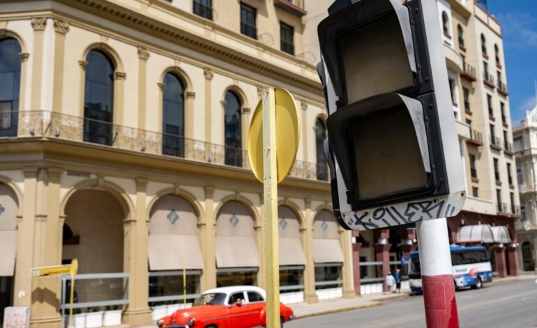 Dois terços de Cuba, incluindo a capital Havana