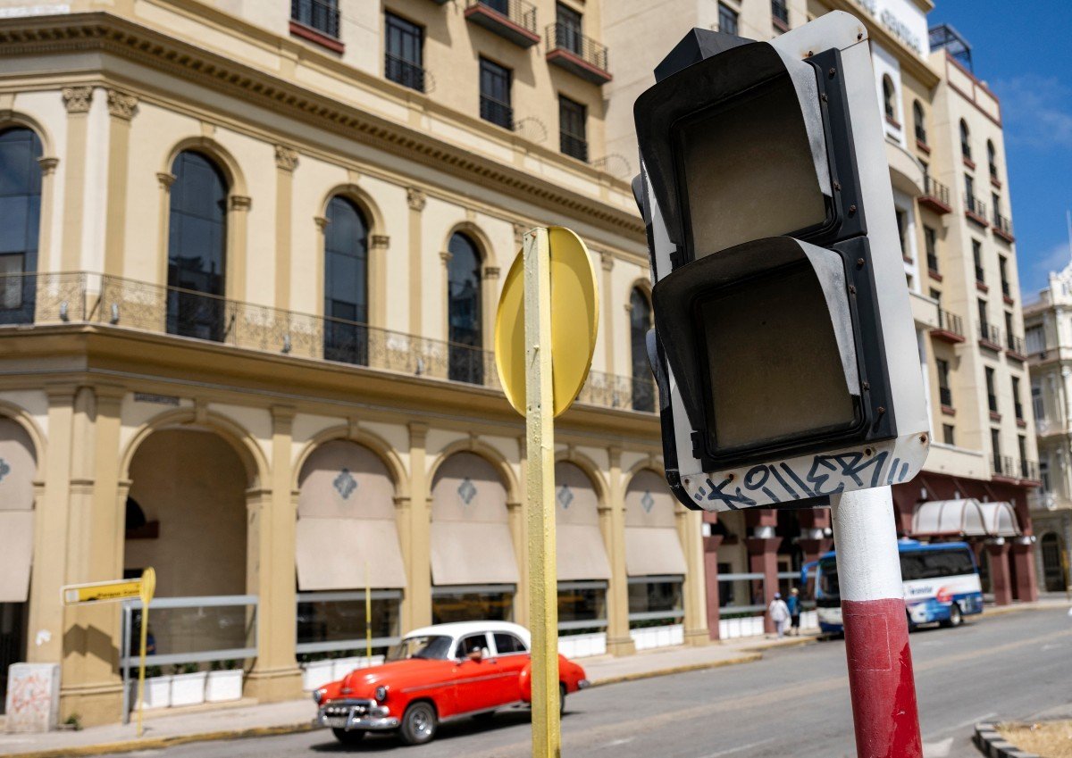 Dois terços de Cuba, incluindo a capital Havana