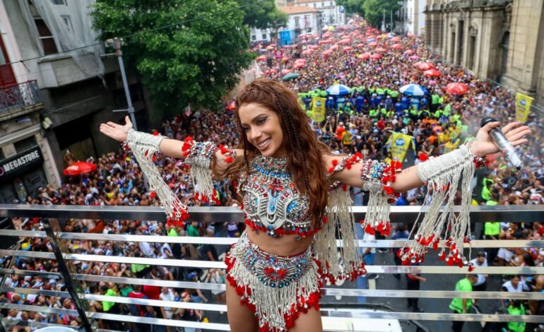 A cantora Anitta fará sua estreia como atração musical do