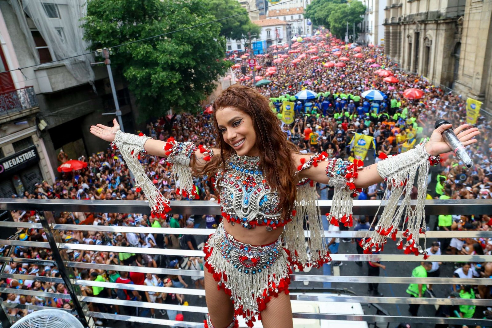 A cantora Anitta fará sua estreia como atração musical do