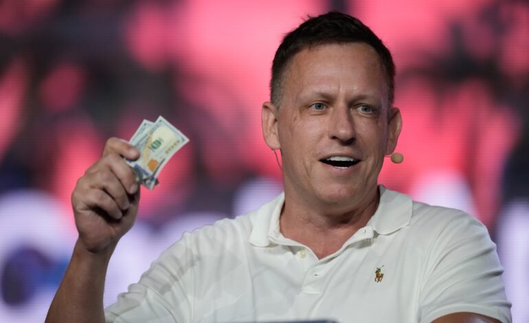 O bilionário de tecnologia Peter Thiel realizou entre
