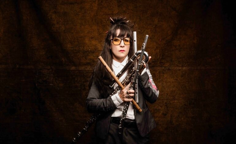 A flautista Ariane Rodrigues lança seu primeiro álbum