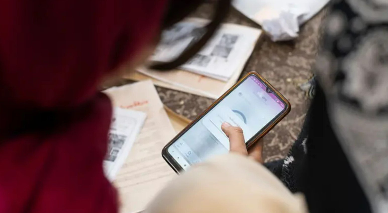 Iranianos têm buscado formas alternativas para manter contat