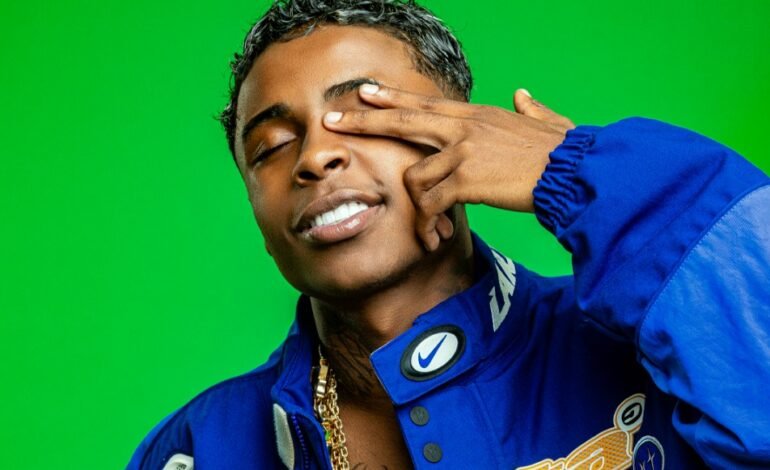 MC Meno K, artista de funk de Porto Alegre, tornou-se